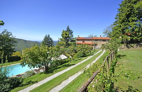 Pieve di Chio Villa | Villa in Poggioni with 5 bedrooms sleeps 10
