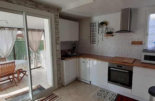 Vendres Villa | Villa in private residence with swimming pool, tennis court 600 metres from the sea