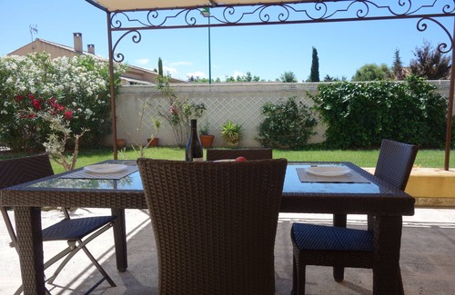 Senas Villa | Villa in Provence-Alpilles-Luberon with care for 2 cats