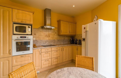 Rodilhan Villa | Villa in Rodilhan with Private Heated Pool
