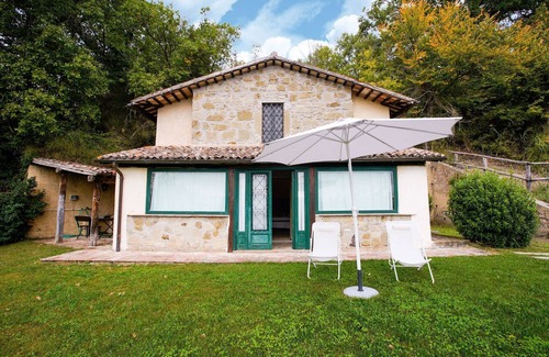 Castiglione in Teverina House | Villa in Rome with Pool & Stunning Views