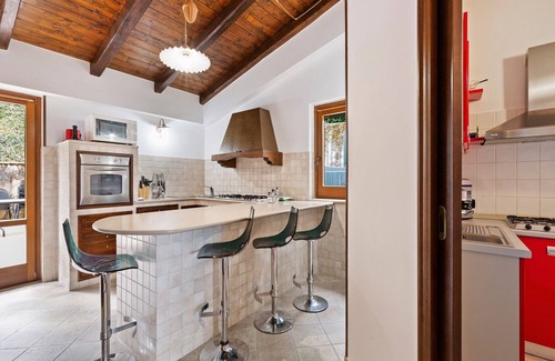 San Mango d'Aquino Villa | Villa in San Mango with Pool and Hot Tub