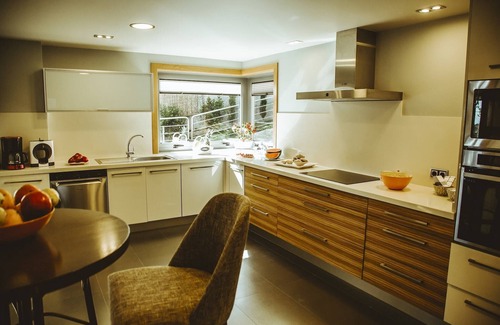 Montalvo House | Villa in Sanxenxo with Sea View & Pool