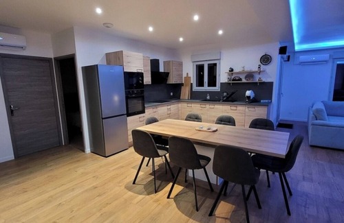 Serbonnes Villa | Villa in the countryside, 1 h from Paris, beautiful walks along the Yonne.