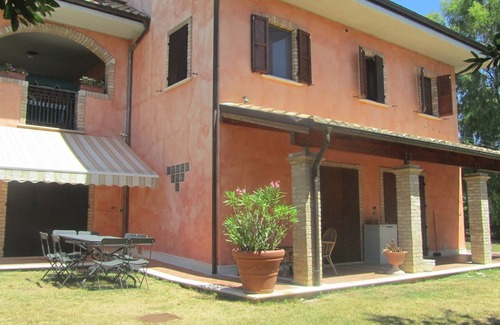 Acquaviva Picena House | Villa in the countryside a stone's throw from the sea