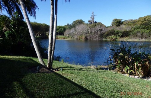 Central Naples Villa | Villa in the World Tennis Club with 16 tennis courts and private pool