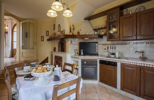 Cortona Villa | Villa in Umbria with Pool near Lake Trasimeno