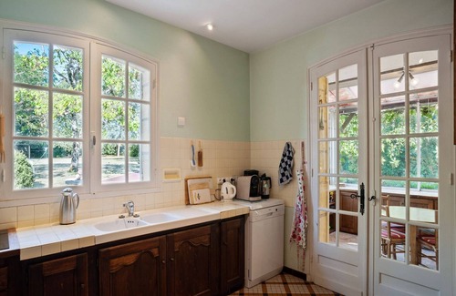Velines Villa | Villa in Velines with Garden and Wine Tours