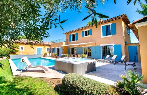 Villars Villa | Villa in Villars with Pool and Sauna