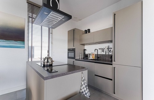 Zeewolde Villa | Villa in Zeewolde with Private Jetty
