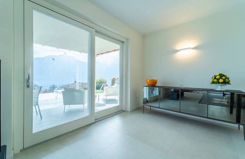 Azzano Villa | Villa Incanto a spectacular Villa with view of the lake and mountains