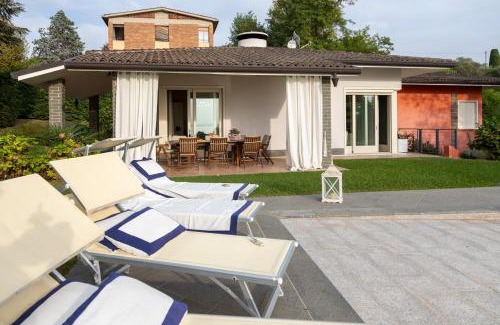 Gralaoni-Pralesi-Cisano Villa | VILLA INFINITY - Regarda Travel