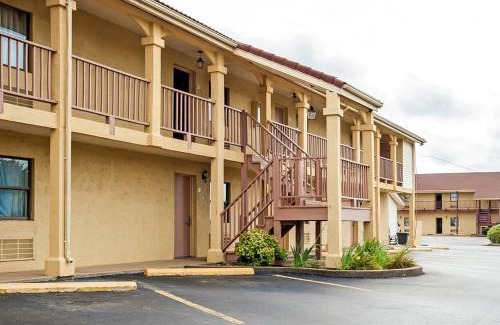 Lawrenceburg Hotel | Villa Inn
