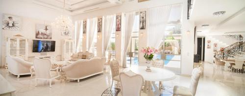 Caesarea Villa | Villa Inna