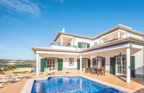 Guia Villa | Villa Isa - Heated Pool - Free wi-fi - Air Con