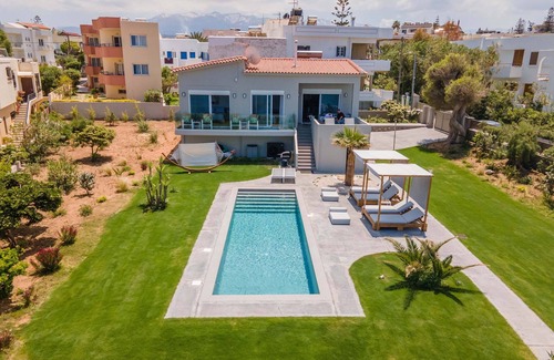 Agii Apostoli Villa | Villa Isalos I Sea fragrance & free heated pool