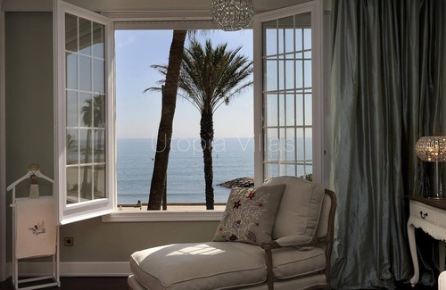 Passeig Maritim Villa | Villa Isla Cozumel by Utopia Vilas: beach front villa for 15 people in Sitges