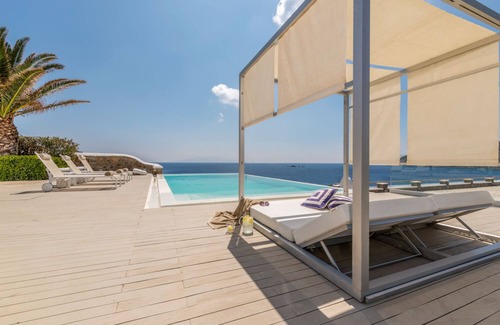 Xilokeratidi Villa | Villa Island - Luxury villa by the sea