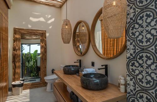 Cemagi Villa | Villa Isly - Stylish 2BR Villa with BBQ, Rooftop and Beach Nearby