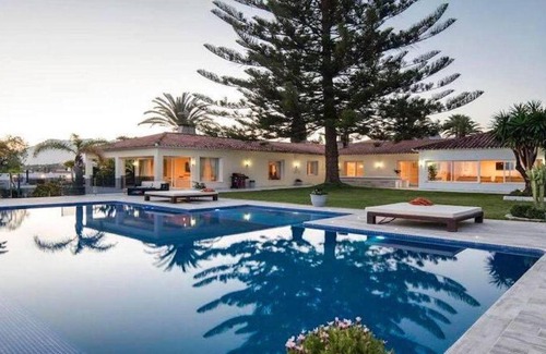 Elviria Villa | Villa Issabella by Rafleys