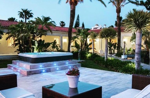 Elviria Villa | Villa Issabella by Rafleys