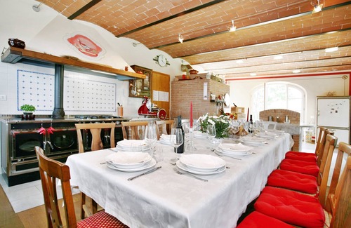 Orentano Villa | Villa Gourmet: pool, park, food & wine