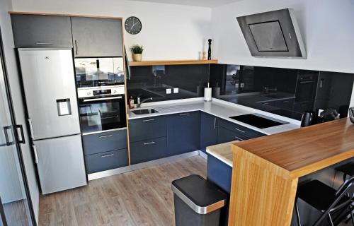 Meyrargues House | Villa-jacuzzi-1chb-jardin-10minsAixEnPce-QuartierChic