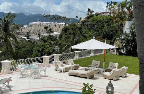 Las Brisas Villa | VILLA JADE LUXURY VILLA IN ACAPULCO WITH BEST STAFF AND VIEWS