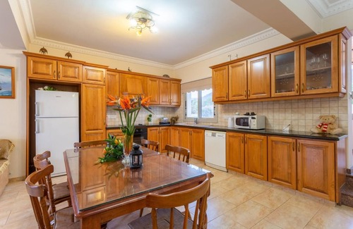 Argaka Villa | Villa Jan Lui - Four Bedroom Villa, Sleeps 8
