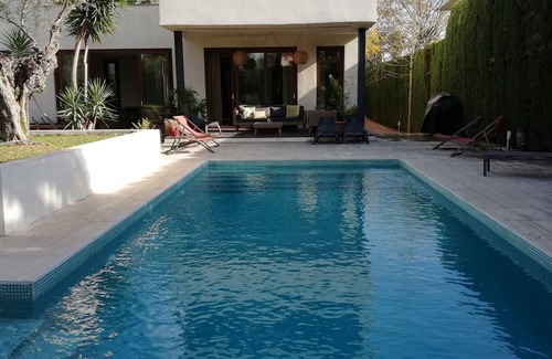 Gelves Villa | Villa Jardines Pool-10 Minutes Seville Center-Free Wifi-Air Conditioning