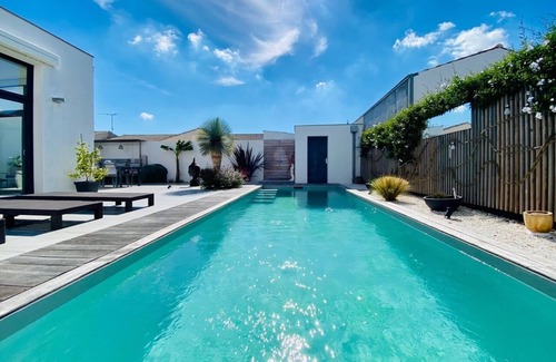 Saint-Xandre Villa | Villa Jasmin: enjoy a peaceful stay with family or friends