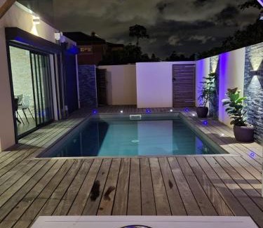 Destrellan Villa | Villa Jasmin Standing Piscine Chauffee 4 Ch 9 Pers