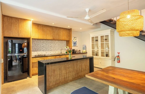 Petitenget Villa | Villa Jekumah 2 - 1 minute walk to restaurants at Seminyak