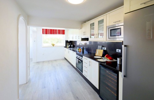 Puerto del Carmen Villa | Villa Jessica: Free Air Con & WiFi, Private Heated Pool, Games Room.