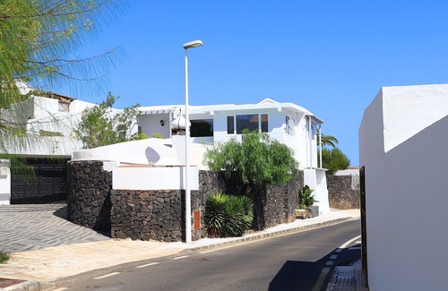 Puerto del Carmen Villa | Villa Jessica: Free Air Con & WiFi, Private Heated Pool, Games Room.