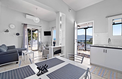 Katomerion Villa | Villa Jimmy's Katomeri 2 with Sea View, Wi-Fi and Air Conditioning