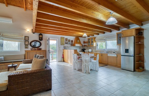 Lakopetra Villa | Villa John Dimeon Kato Achaia With Pool, Patras, Greece