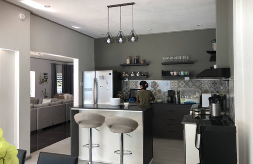 Dumaguete Villa | Villa Josefina with pool 3 bedroom sleeps 6 max 12 person