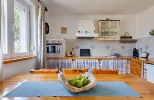 Gornji Zemunik Villa | Villa Josip & Mia by Interhome