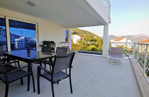 Denovici Villa | Villa Julietta: Boka's Bay Eden