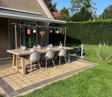 Wijchen House | Villa June Rosy