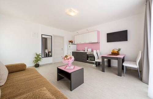 Popovici Villa | Villa Kabalero - Four-Bedroom Villa with Private Pool