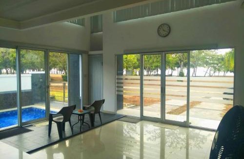 Tanjungjaya Villa | Villa Kaca