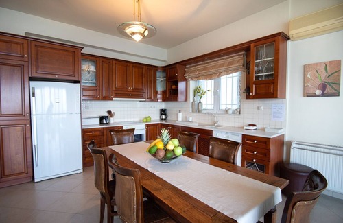 Diasella Villa | Villa Kalamata - Three Bedroom Villa, Sleeps 9