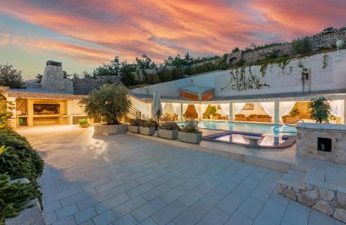 Klanfari Villa | Villa Kalmar - Heated pool and spectacular sea view