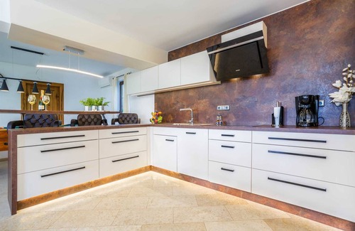 Kras House | Villa KAMENICA with outdoor and indoor pool and a sauna