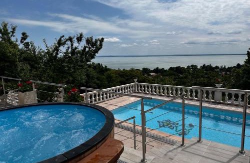 Balatongyorok Villa | Villa Kamilla