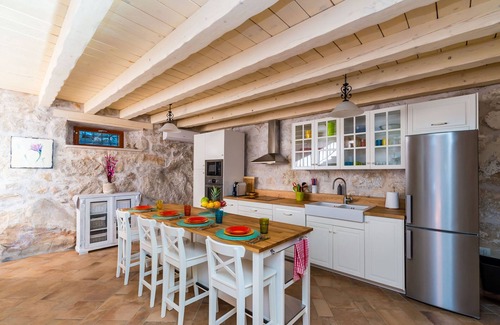 Brsecine Villa | Villa Kanada - Two-Bedroom House with Terrace and Sea View