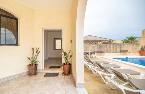 Ta' Għammar Villa | Villa Kannella Lussu - 4 Bedroom Villa - Beautiful Stone Pool Area - Perfect.