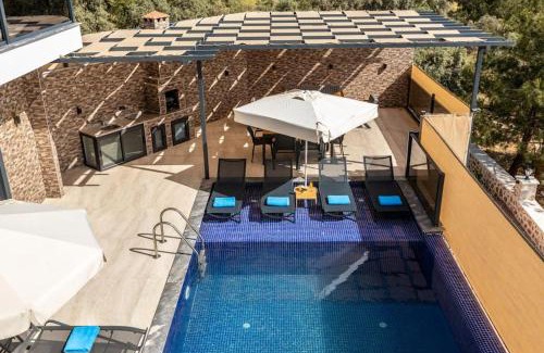 Faralya Villa | Villa Kardelen / Kalkan
